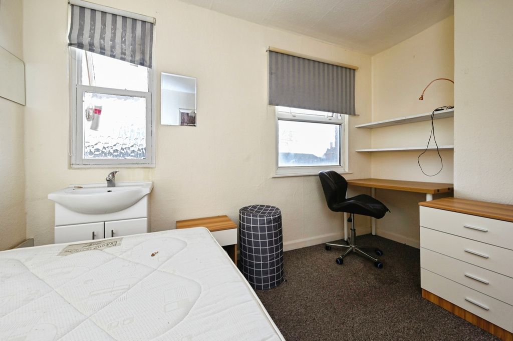 Property photo 3 of 19 Pbox-Img.Jpg