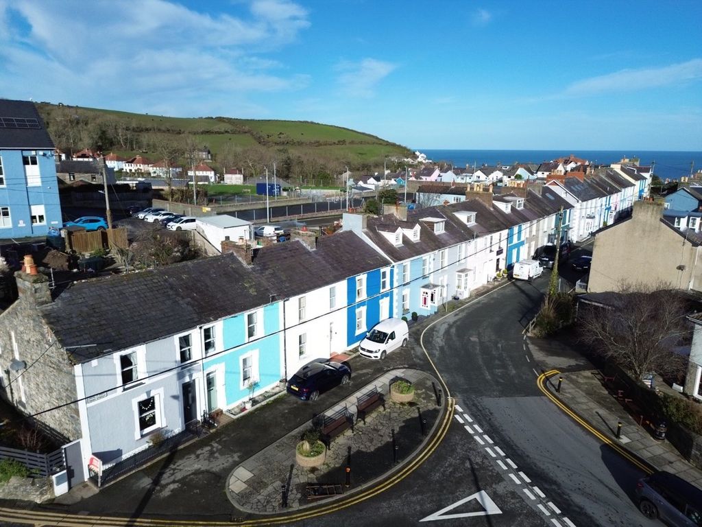 Property photo 2 of 61