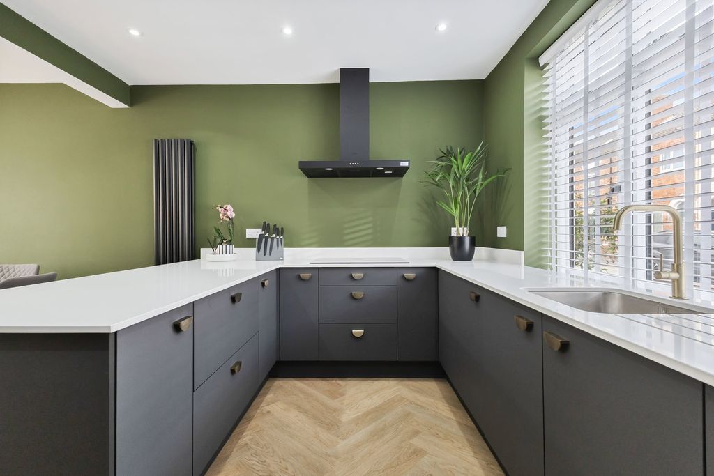 Property photo 3 of 25