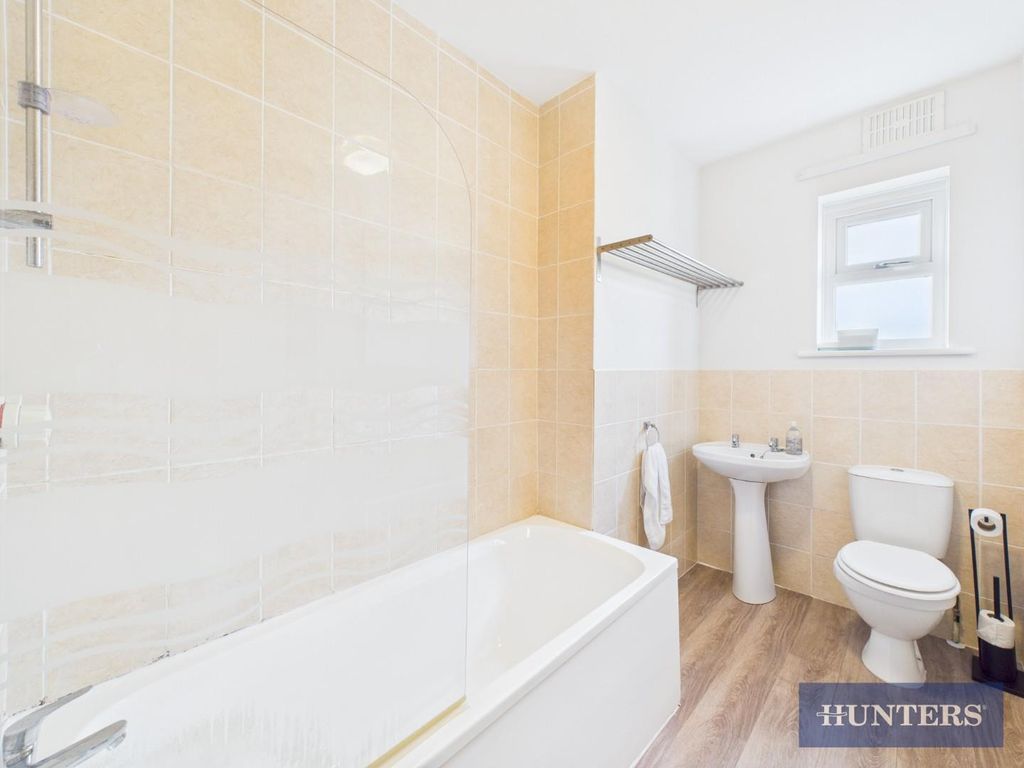 Additional image 12 of 4 bed terraced house for saleWest Avenue, Filey YO14