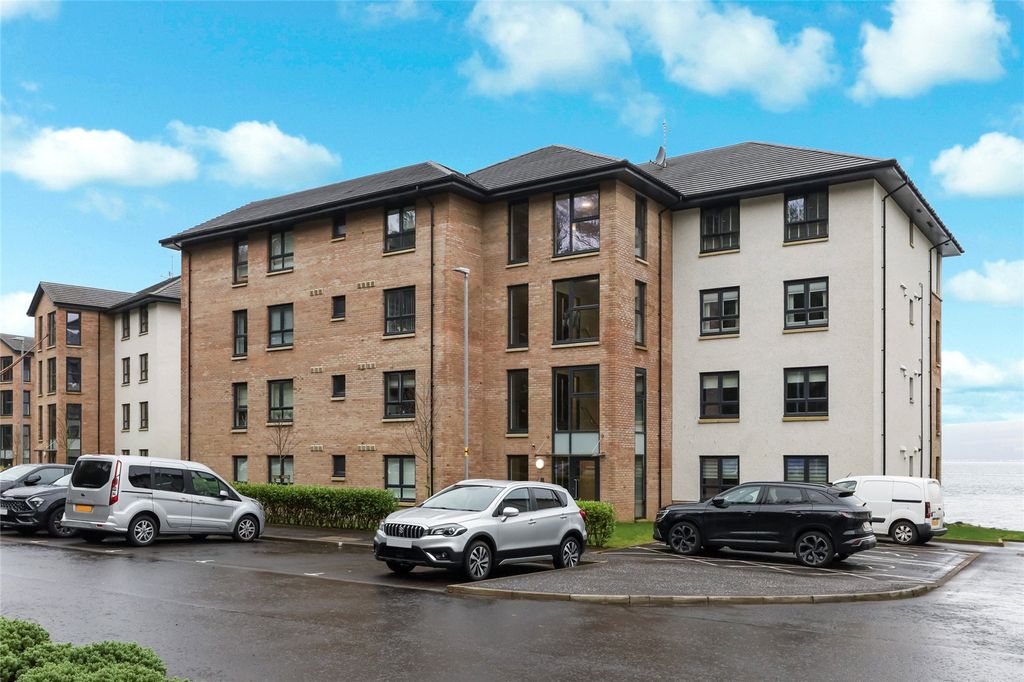 Property photo 1 of 18 Front