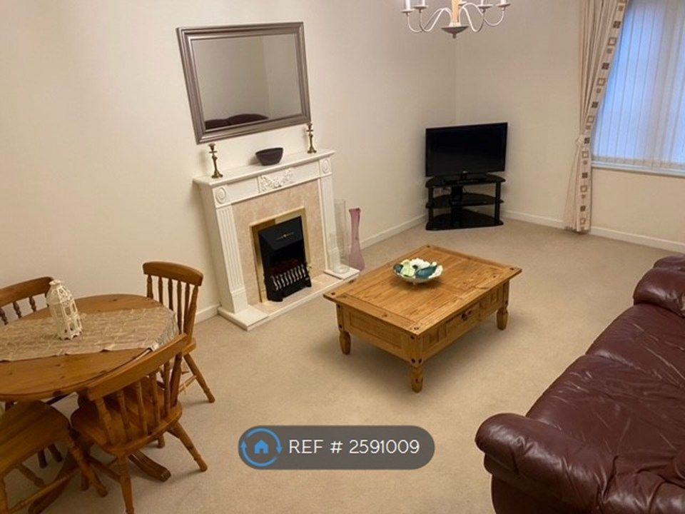 Property photo 1 of 9 Living Room