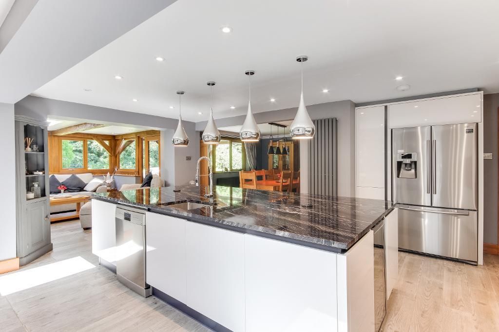 Property photo 3 of 28 Photo 3