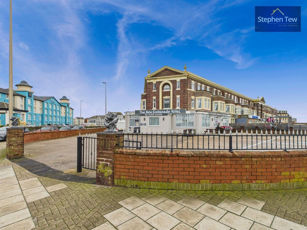 Property photo 1 of 61