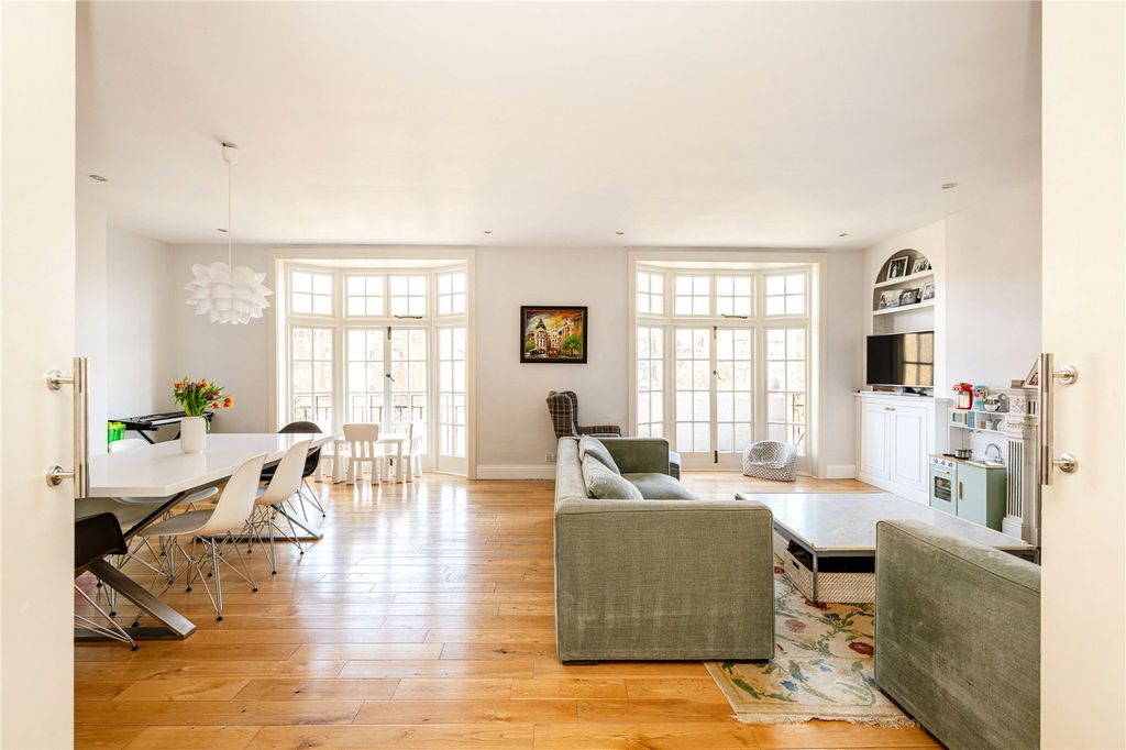 Property photo 2 of 13 Reception