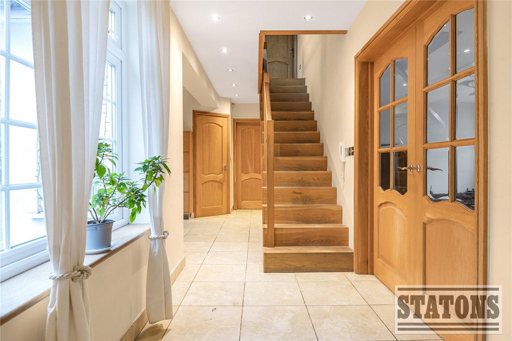 Property photo 2 of 23 Picture No. 06