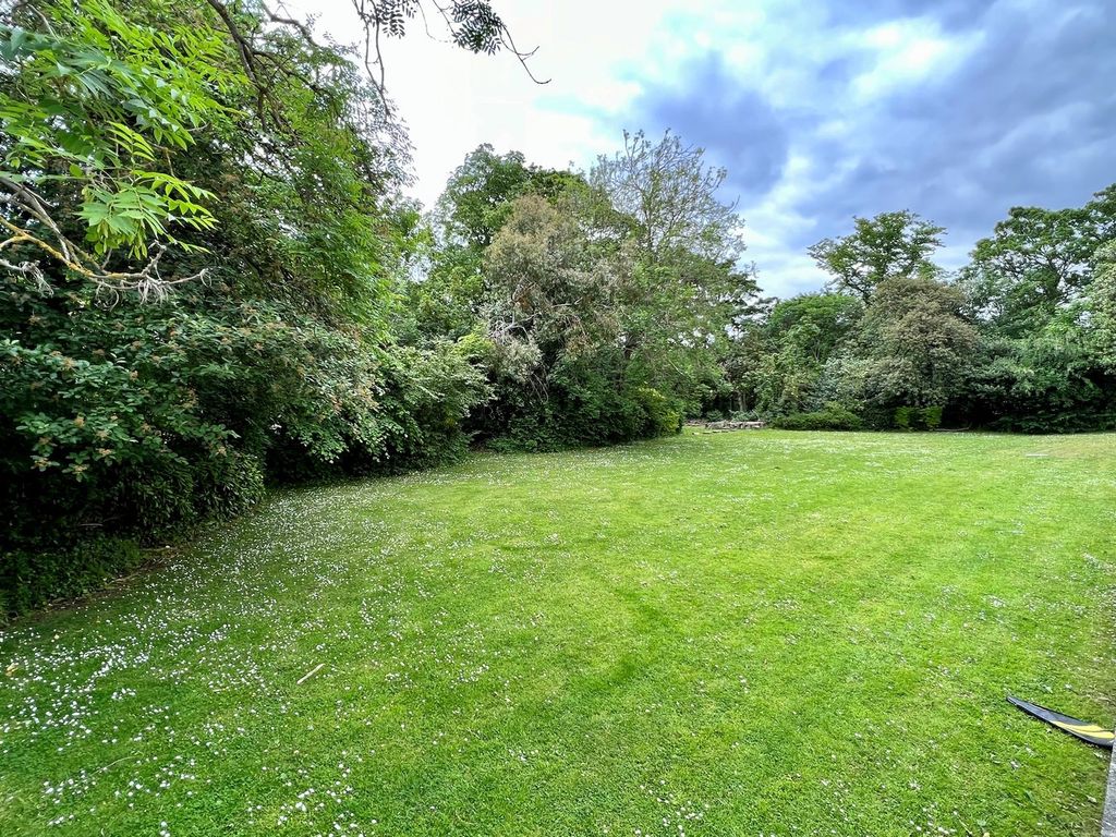 Property photo 3 of 18