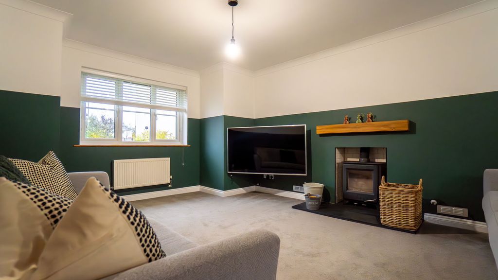 Property photo 3 of 34