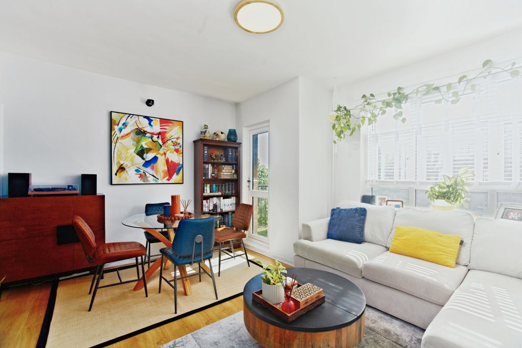 Property photo 3 of 16