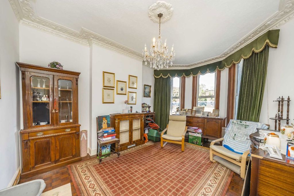 Property photo 3 of 7