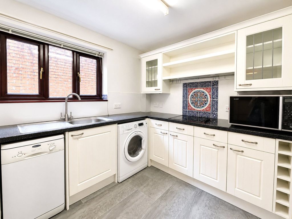 Property photo 3 of 11 3 - Picture No. 04