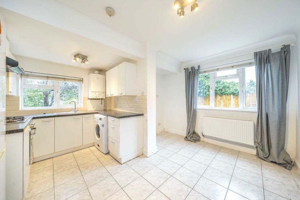 Property photo 3 of 9