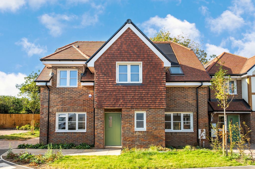 Property photo 1 of 24 1510403-47-6A86d8...