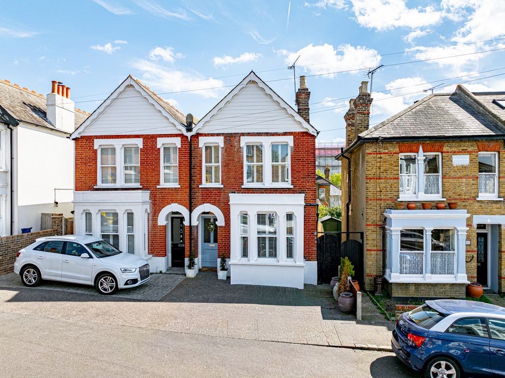 Property photo 1 of 26