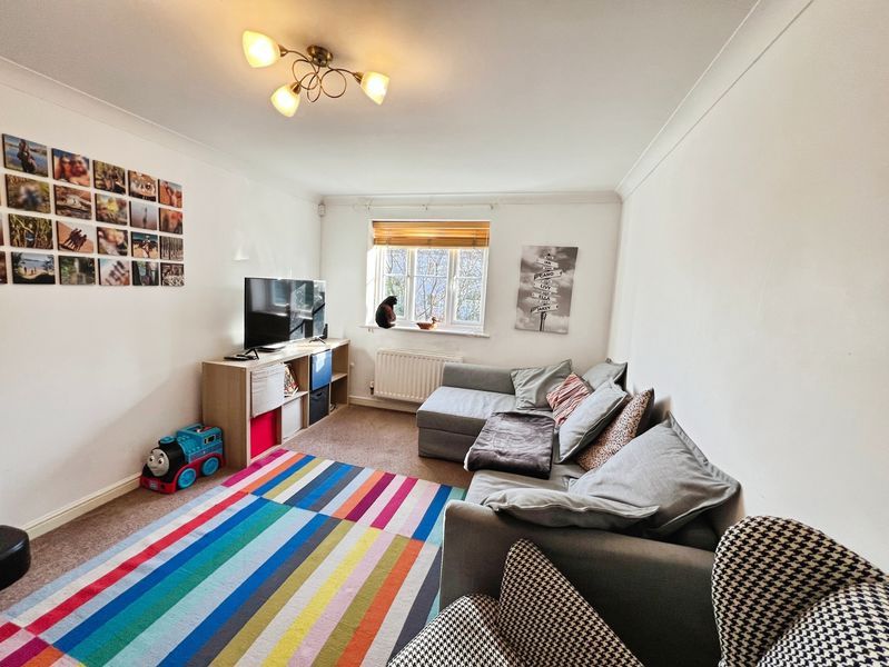 Property photo 2 of 22 Lounge