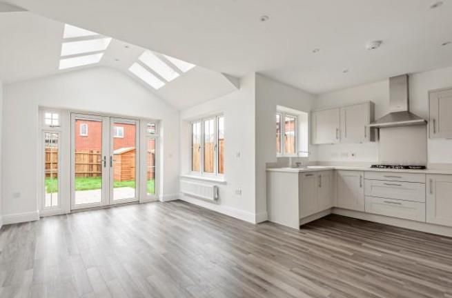 Property photo 3 of 9 Kitchen