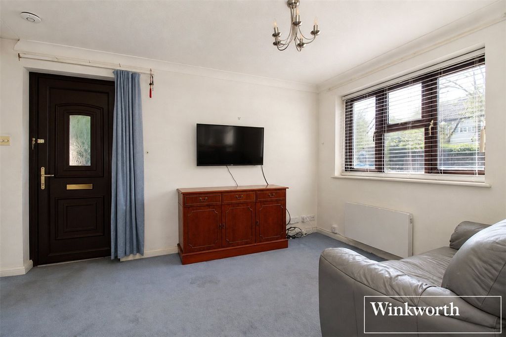 Property photo 2 of 12 Picture No. 15