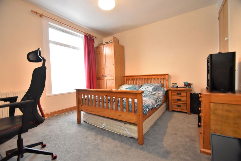 Property photo 2 of 8 Photo 02