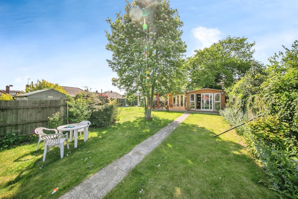 Property photo 2 of 17 Photo