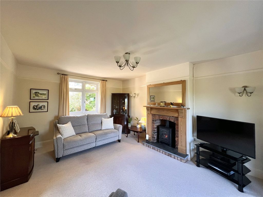 Property photo 2 of 25 Picture No. 24