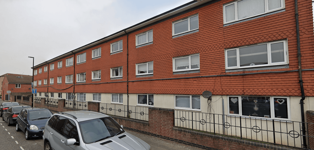 Property photo 1 of 8 2 Bedroom Flat For Sale In Plaistow E13