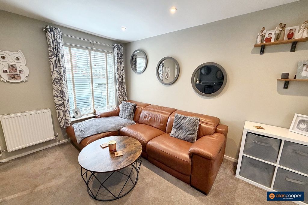 Property photo 2 of 17 3895873