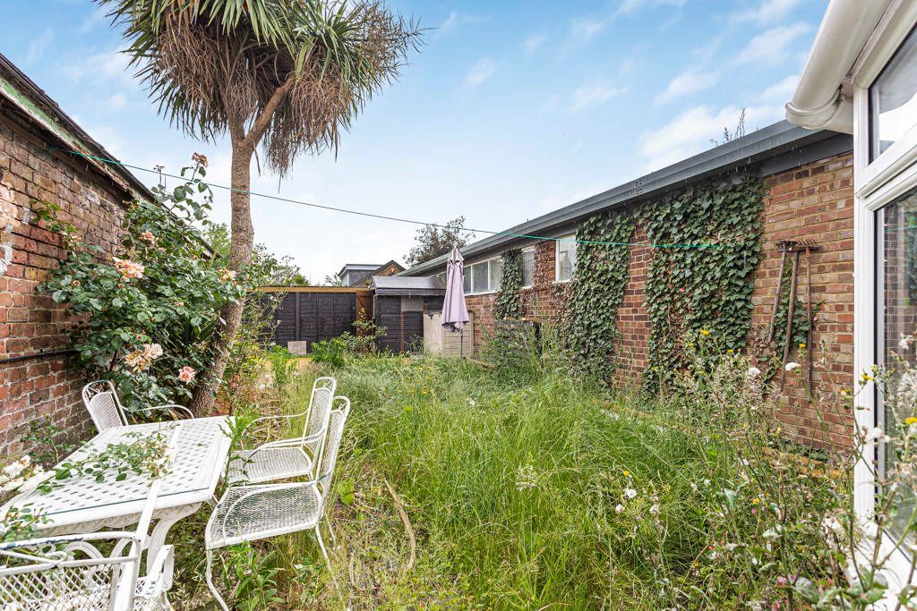 Property photo 2 of 17 Garden