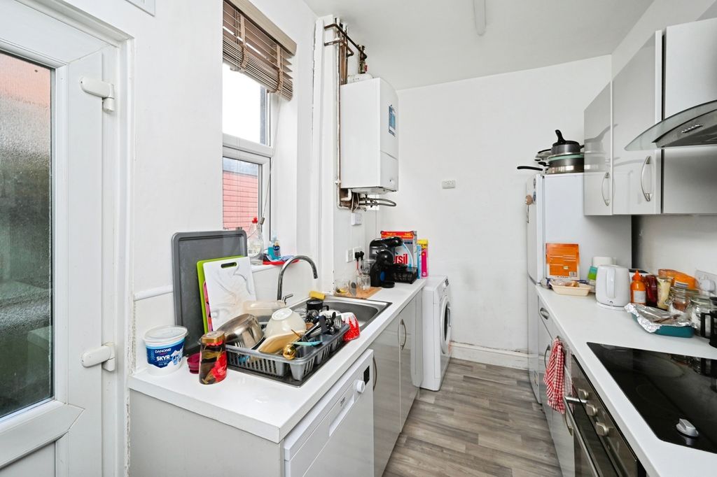 Property photo 3 of 18 Pbox-Img.Jpg