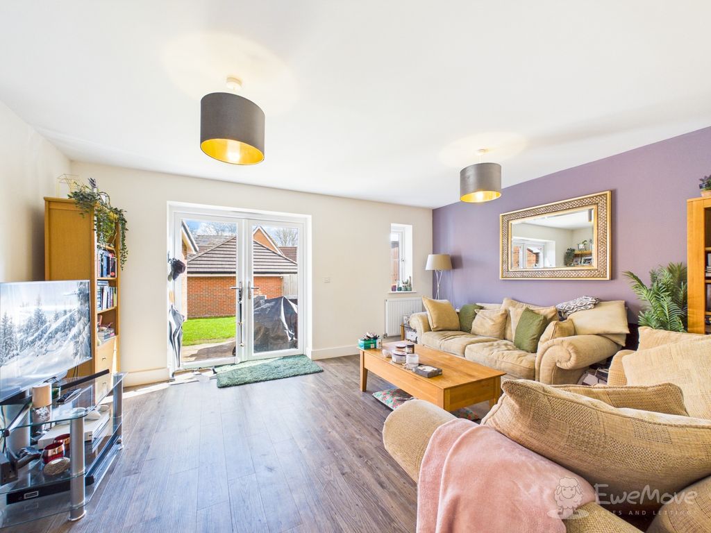 Property photo 2 of 11 Living Room