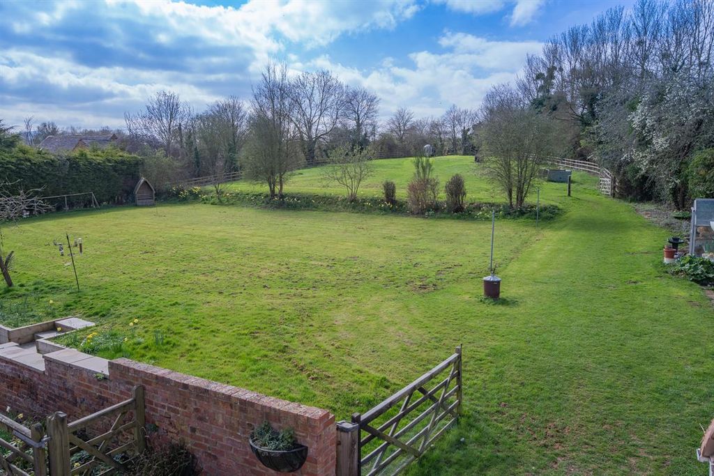 Property photo 2 of 25 Photo 16