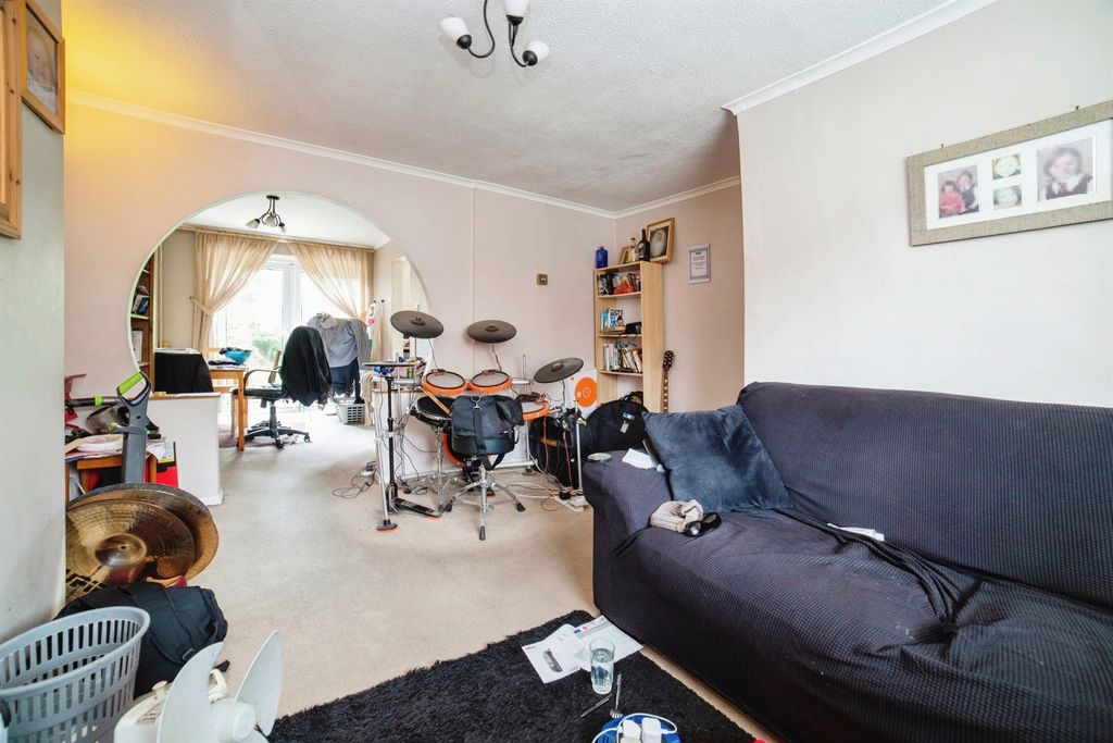 Property photo 3 of 15