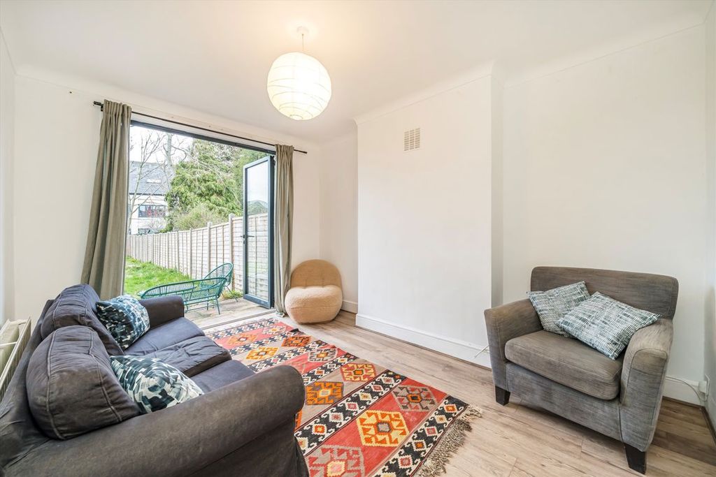 Property photo 2 of 8