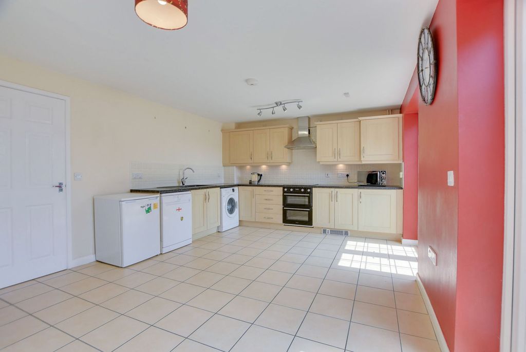 Property photo 3 of 23