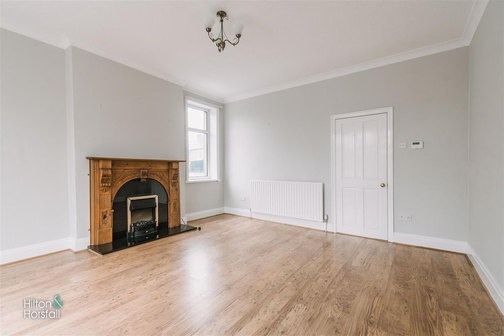 Property photo 3 of 11 Alkincoats Road