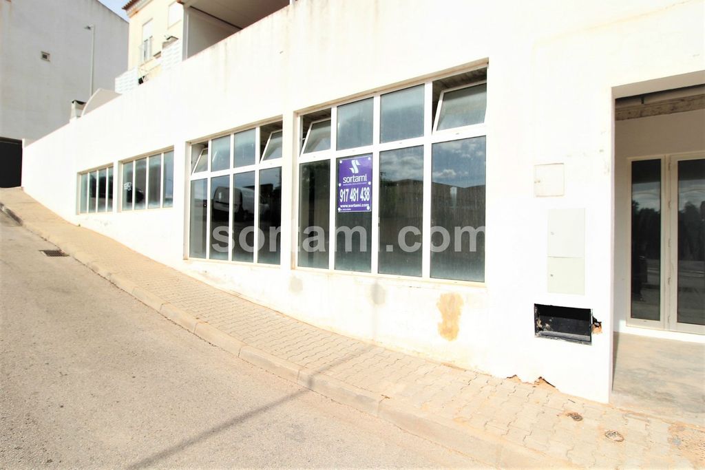 Property photo 2 of 28