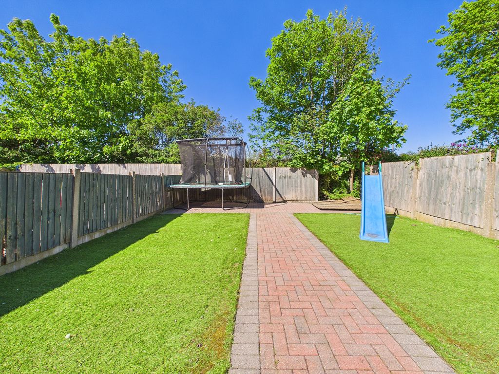 Property photo 2 of 23