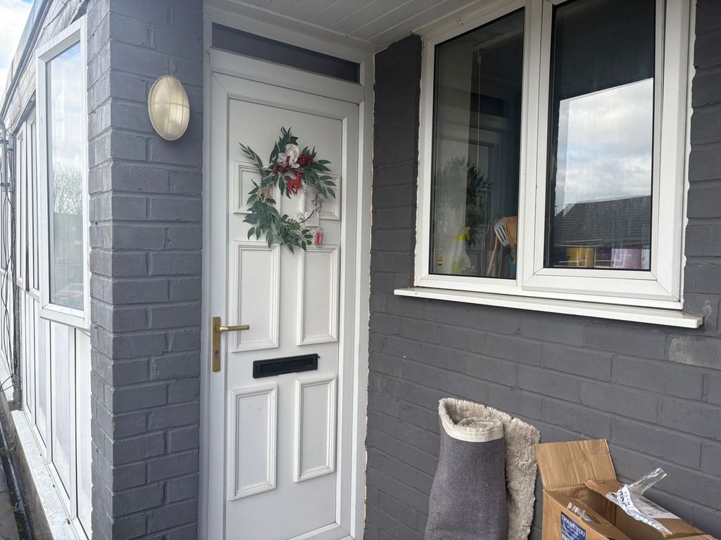 Property photo 1 of 2