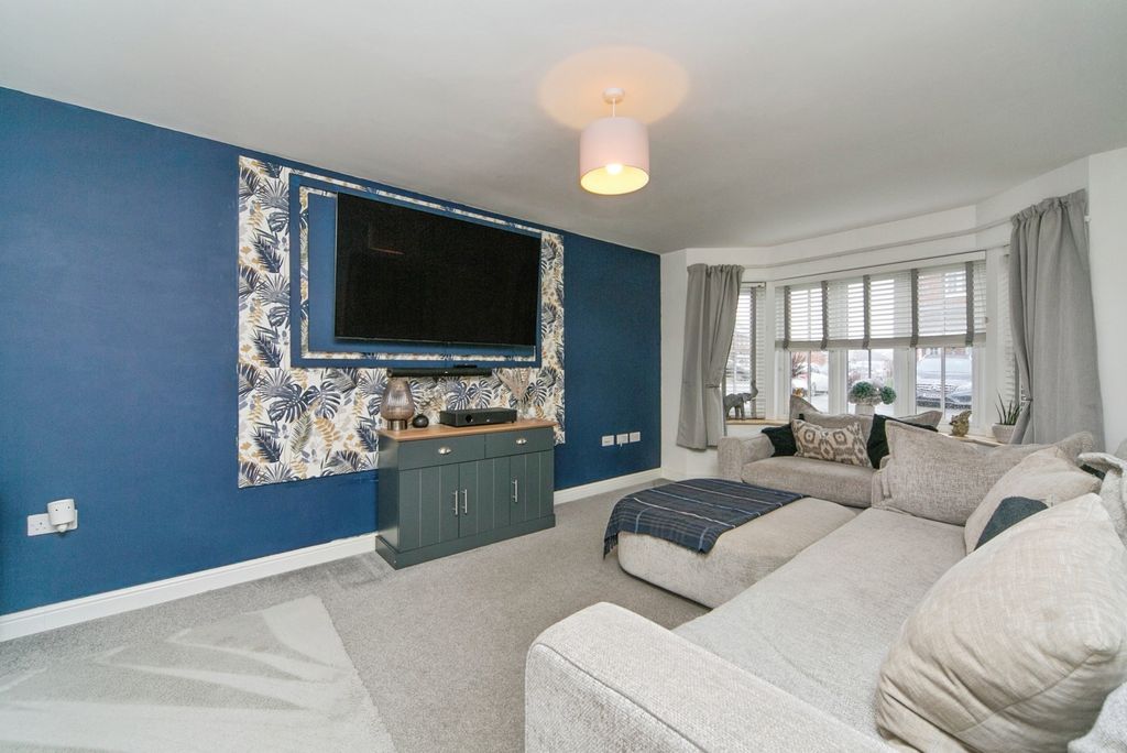 Property photo 2 of 21 Pbox-Img.Jpg