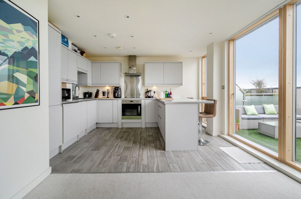 Property photo 3 of 16 1464440-12-6A0d7c...