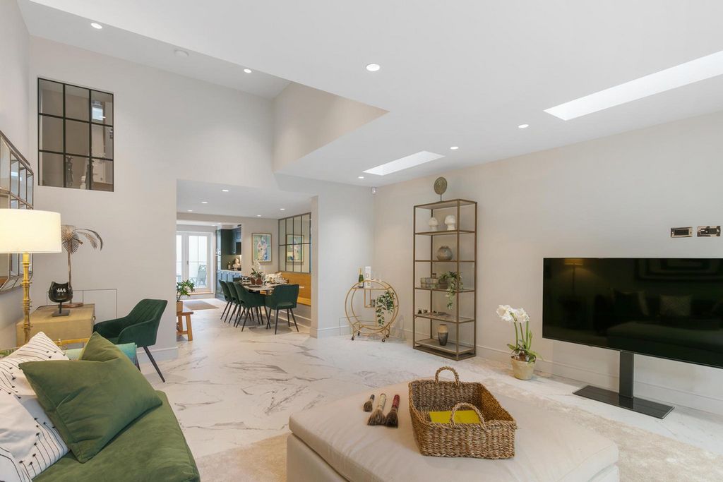 Property photo 3 of 29