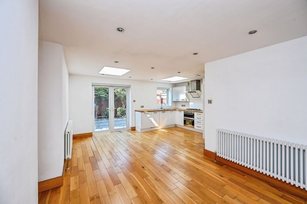 Property photo 3 of 19 Pbox-Img.Jpg