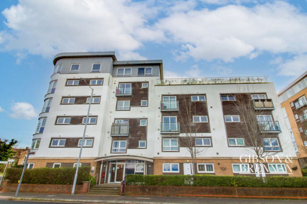 Property photo 2 of 8