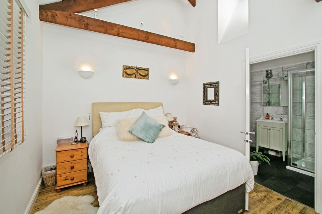 Property photo 3 of 18 Pbox-Img.Jpg