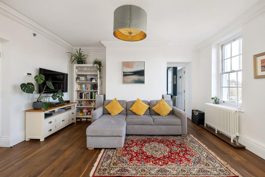 Property photo 3 of 29 Char8992.Jpg