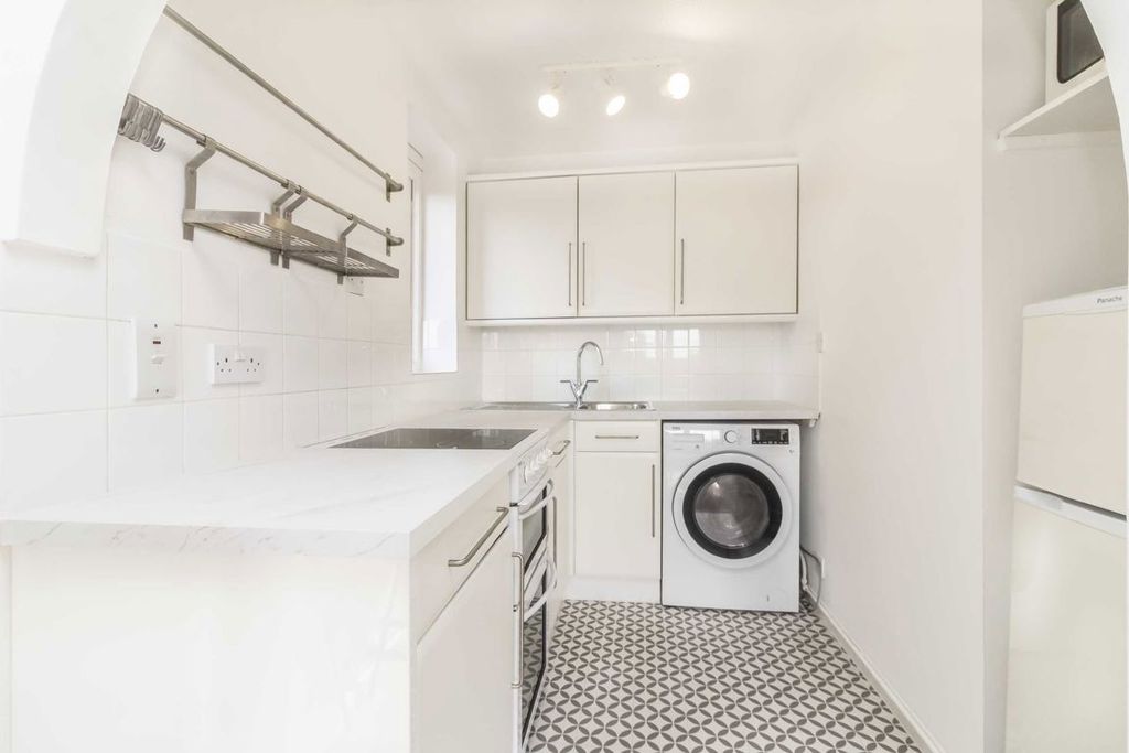 Property photo 3 of 3