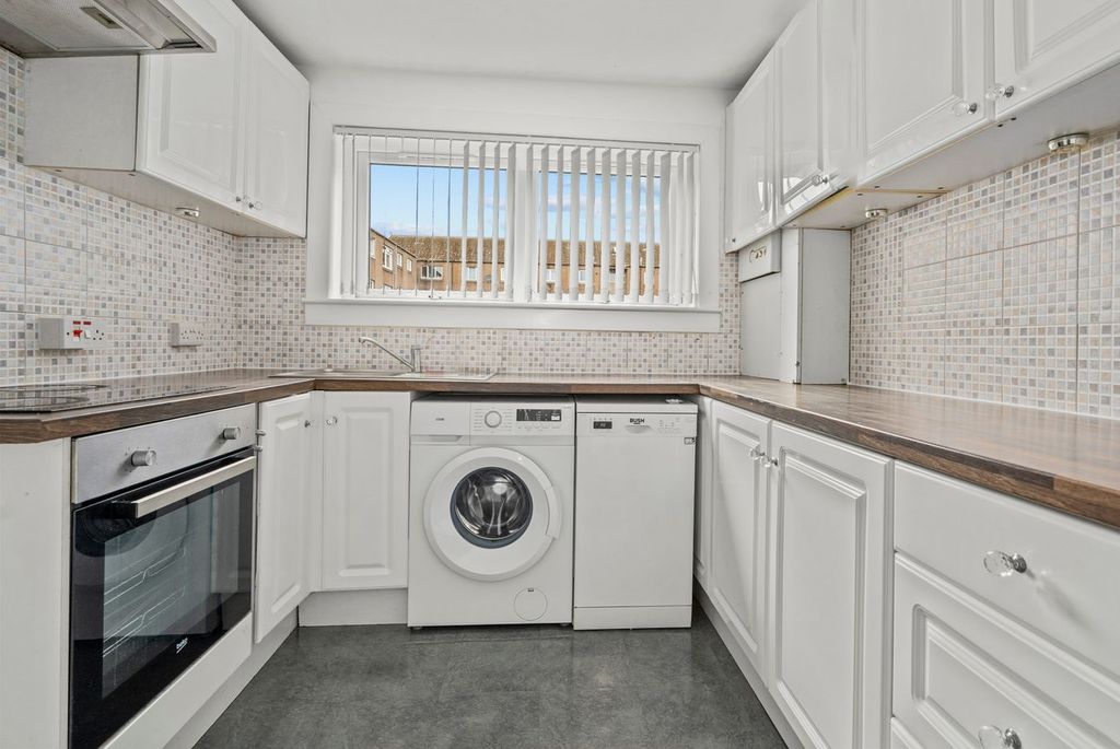 Additional image 6 of 2 bed flat for saleWallace Court, Grangemouth FK3