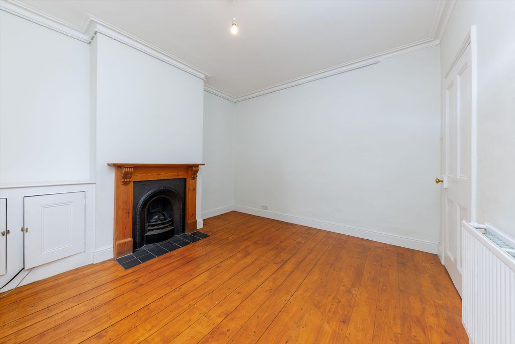 Property photo 3 of 12 Image