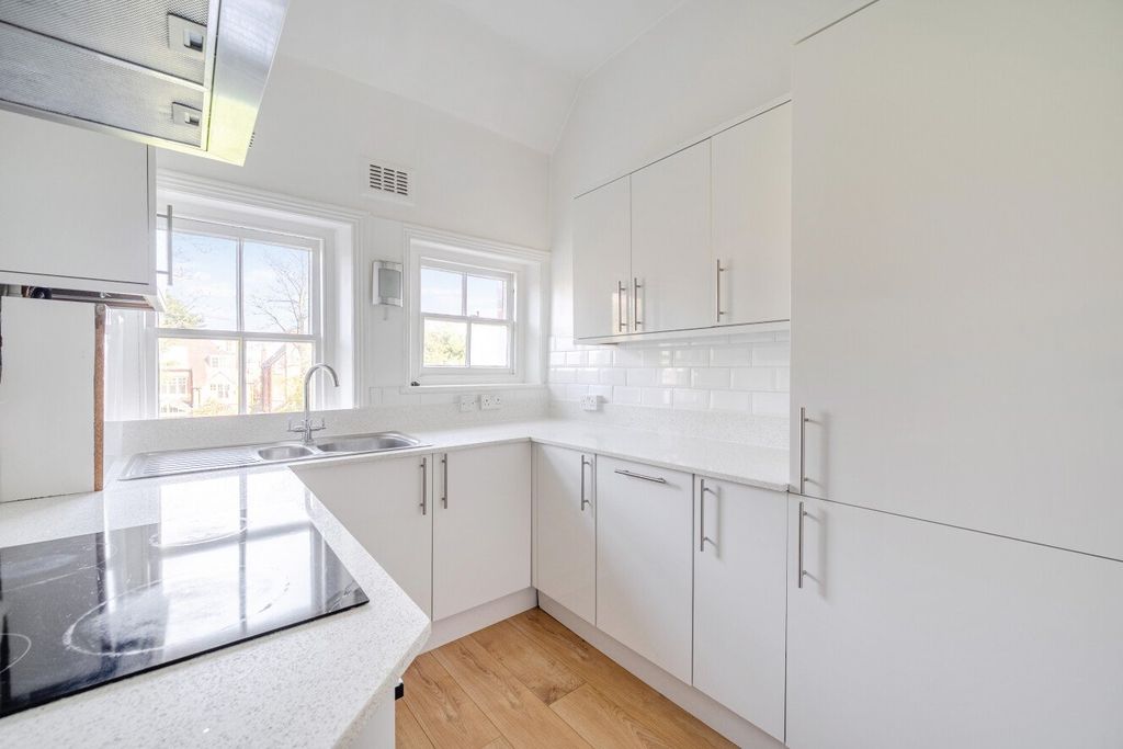 Property photo 1 of 8 Picture No. 13