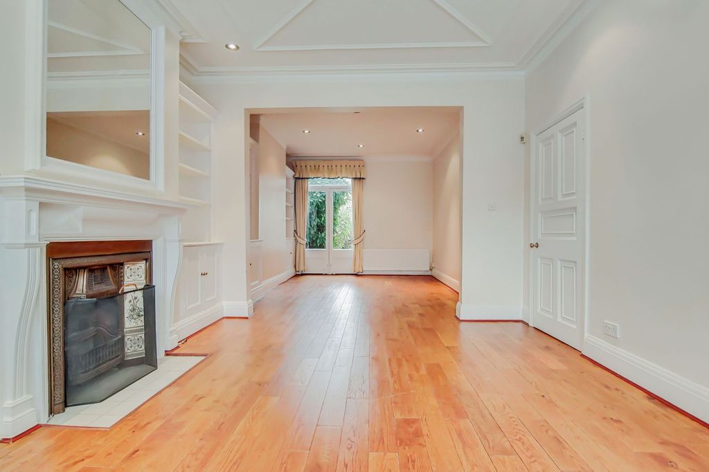 Property photo 2 of 19
