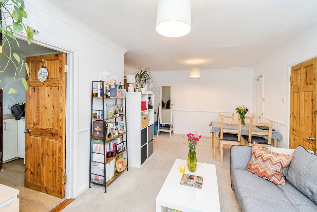 Property photo 3 of 16 Pbox-Img.Jpg